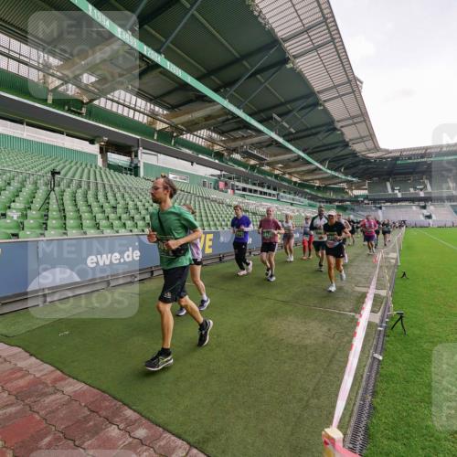 13.09.2026 - 21. swb-Marathon Bremen Michael Burmester http://msf.ph/oto/10326066 13.09.2026 13:29:56 Laufen im Stadion 171, 220, 297, 405, 422, 476, 685, 729, 754, 767, 806, 986, 1079, 1217, 1242, 1270, 1325, 1384, 1615, 1633, 1634, 1741, 1777, 1810, 1811, 1886, 1983, 2238, 2242, 2249, 2263, 2326, 2365, 2436, 2449, 2472, 2546, 2593, 2615, 2637, 2738, 2740, 2743, 2830, 2862, 2868, 2869, 2871, 2918, 2924, 2991, 2994, 3020, 3053, 3129, 3154, 3227, 3238, 3274, 3286, 3321, 3361, 3563, 3594, 3595, 3605, 3678, 3755, 3758, 3798, 3876, 3898, 3929, 3953, 3965, 3971, 3987, 4011, 4056 meine-sportfotos.de