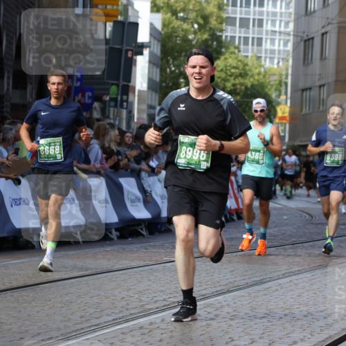 13.09.2026 - 21. swb-Marathon Bremen Strokosch-Dieckow http://msf.ph/oto/10326069 13.09.2026 13:11:45 Ziel 382, 1349, 2087, 3899, 6274, 7109, 8982, 9291, 9618, 826, 863, 2444, 4368, 4698, 5521, 5893, 6668, 8996, 9398 meine-sportfotos.de