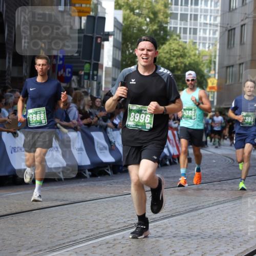 13.09.2026 - 21. swb-Marathon Bremen Strokosch-Dieckow http://msf.ph/oto/10326082 13.09.2026 13:11:45 Ziel 382, 1349, 2087, 3899, 6274, 7109, 8982, 9291, 9618, 826, 863, 2444, 4368, 4698, 5521, 5893, 6668, 8996, 9398 meine-sportfotos.de
