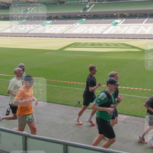 13.09.2026 - 21. swb-Marathon Bremen Michael Burmester http://msf.ph/oto/10326083 13.09.2026 12:55:32 Laufen im Stadion 161, 189, 201, 205, 307, 385, 388, 411, 461, 465, 481, 495, 655, 666, 854, 913, 926, 1053, 1058, 1197, 1390, 1537, 1599, 1631, 1645, 1658, 1750, 2122, 2125, 2234, 2251, 2260, 2319, 2383, 2390, 2474, 2535, 2604, 2733, 2801, 2824, 2870, 2922, 2948, 2962, 3012, 3054, 3057, 3119, 3134, 3175, 3192, 3202, 3206, 3241, 3246, 3290, 3346, 3348, 3356, 3357, 3411, 3508, 3706, 3716, 3836, 4135, 4137, 4171, 4413, 4479, 4733, 5277, 5430, 5530, 5695, 5867, 6106 meine-sportfotos.de