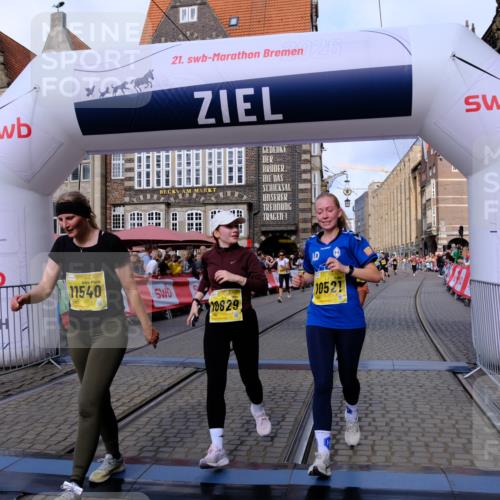 13.09.2026 - 21. swb-Marathon Bremen Tim E. http://msf.ph/oto/10326091 13.09.2026 11:01:16 Ziel 10093, 10367, 10368, 10428, 10639, 10753, 10857, 10964, 10965, 11049, 11055, 11116, 11247, 11359, 11428, 11540, 11728, 11804, 11819, 11850, 12006, 12085, 12116, 12241, 12428 meine-sportfotos.de
