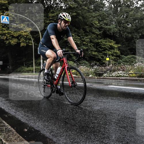 13.09.2026 - Stadtparktriathlon H.Heesch http://msf.ph/oto/10326093 13.09.2026 11:40:10 Radfahren 736, 779, 787, 884, 948 meine-sportfotos.de