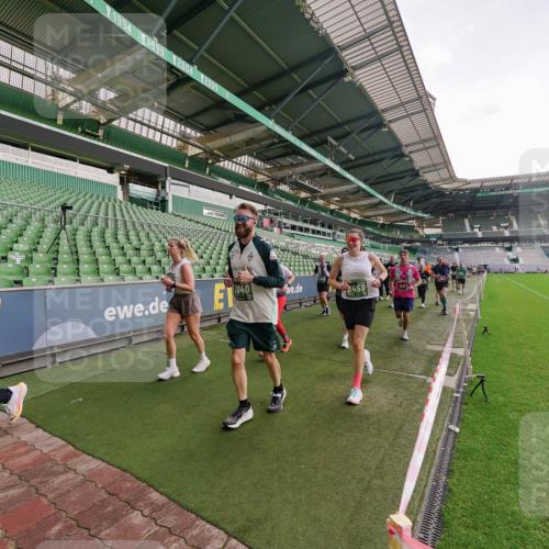 13.09.2026 - 21. swb-Marathon Bremen Michael Burmester http://msf.ph/oto/10326094 13.09.2026 13:29:59 Laufen im Stadion 171, 220, 297, 405, 422, 476, 685, 729, 754, 767, 806, 986, 1079, 1217, 1242, 1270, 1384, 1615, 1633, 1634, 1777, 1810, 1811, 1886, 1983, 2238, 2242, 2249, 2263, 2326, 2365, 2436, 2449, 2546, 2593, 2615, 2637, 2719, 2738, 2740, 2830, 2862, 2868, 2869, 2871, 2918, 2924, 2991, 2994, 3020, 3053, 3129, 3227, 3238, 3274, 3286, 3321, 3361, 3563, 3594, 3595, 3605, 3678, 3755, 3758, 3798, 3876, 3898, 3929, 3953, 3965, 3971, 3987, 4011, 4056 meine-sportfotos.de