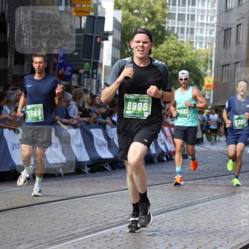 13.09.2026 - 21. swb-Marathon Bremen Strokosch-Dieckow http://msf.ph/oto/10326096 13.09.2026 13:11:45 Ziel 382, 1349, 2087, 3899, 6274, 7109, 8982, 9291, 9618, 826, 863, 2444, 4368, 4698, 5521, 5893, 6668, 8996, 9398 meine-sportfotos.de