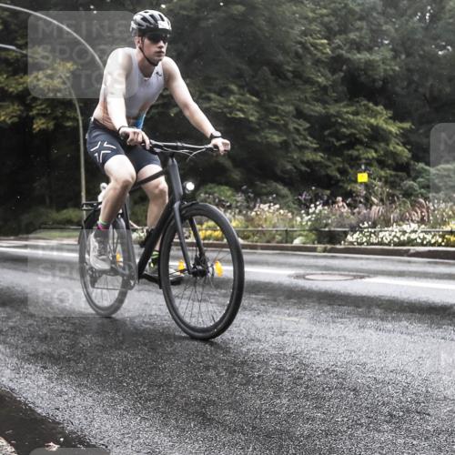 13.09.2026 - Stadtparktriathlon H.Heesch http://msf.ph/oto/10326097 13.09.2026 12:51:39 Radfahren 1277 meine-sportfotos.de