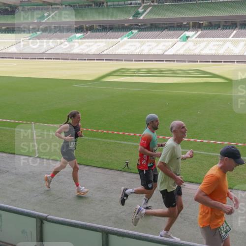 13.09.2026 - 21. swb-Marathon Bremen Michael Burmester http://msf.ph/oto/10326105 13.09.2026 12:55:33 Laufen im Stadion 161, 189, 201, 205, 307, 385, 388, 411, 461, 465, 481, 495, 655, 666, 854, 913, 926, 1053, 1058, 1197, 1390, 1537, 1599, 1631, 1645, 1658, 1750, 2122, 2125, 2234, 2251, 2260, 2319, 2383, 2390, 2474, 2535, 2604, 2733, 2801, 2824, 2870, 2922, 2948, 2962, 3012, 3054, 3057, 3119, 3134, 3175, 3192, 3202, 3206, 3241, 3246, 3290, 3346, 3348, 3356, 3357, 3411, 3508, 3706, 3716, 3836, 4135, 4137, 4171, 4413, 4479, 4733, 5277, 5430, 5530, 5695, 5867, 6106 meine-sportfotos.de