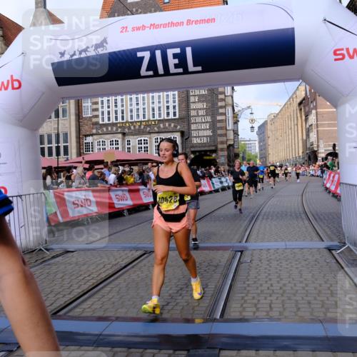 13.09.2026 - 21. swb-Marathon Bremen Tim E. http://msf.ph/oto/10326151 13.09.2026 11:01:18 Ziel 10093, 10367, 10368, 10428, 10639, 10753, 10964, 10965, 11049, 11055, 11116, 11247, 11359, 11428, 11540, 11681, 11682, 11728, 11804, 11850, 12006, 12085, 12116, 12241, 12428 meine-sportfotos.de