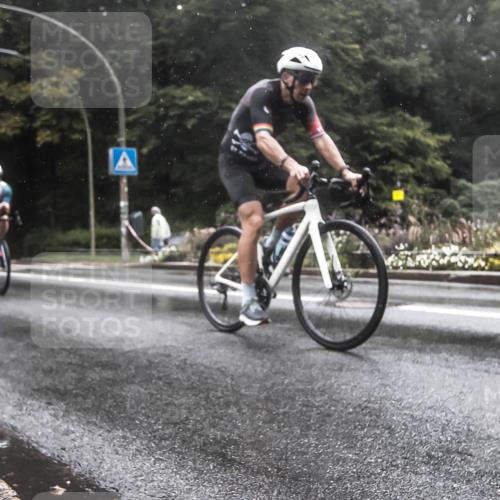 13.09.2026 - Stadtparktriathlon H.Heesch http://msf.ph/oto/10326160 13.09.2026 12:52:23 Radfahren 1104, 1221, 1233, 1247, 1270, 1302, 1307 meine-sportfotos.de