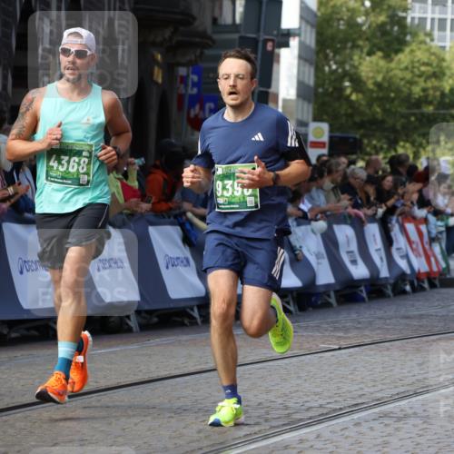 13.09.2026 - 21. swb-Marathon Bremen Strokosch-Dieckow http://msf.ph/oto/10326170 13.09.2026 13:11:48 Ziel 382, 3899, 6274, 7109, 8982, 9291, 493, 826, 863, 2444, 3336, 4368, 4698, 5521, 5893, 6668, 7621, 9398 meine-sportfotos.de