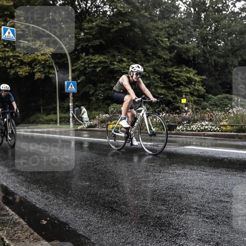 13.09.2026 - Stadtparktriathlon H.Heesch http://msf.ph/oto/10326172 13.09.2026 11:40:37 Radfahren 732, 743, 840, 899 meine-sportfotos.de