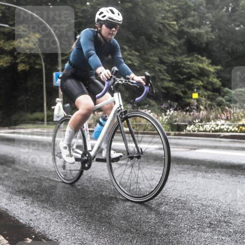 13.09.2026 - Stadtparktriathlon H.Heesch http://msf.ph/oto/10326191 13.09.2026 12:52:34 Radfahren 1075, 1100, 1230 meine-sportfotos.de