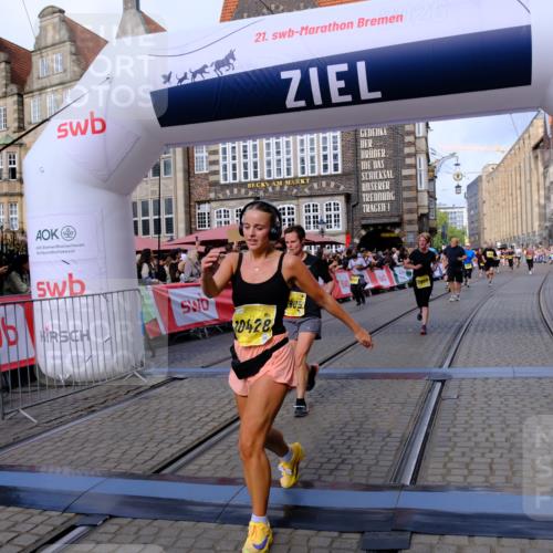 13.09.2026 - 21. swb-Marathon Bremen Tim E. http://msf.ph/oto/10326196 13.09.2026 11:01:19 Ziel 10093, 10367, 10368, 10428, 10639, 10753, 10964, 10965, 11049, 11055, 11116, 11247, 11359, 11428, 11540, 11681, 11682, 11728, 11804, 11850, 12085, 12116, 12241, 12428 meine-sportfotos.de