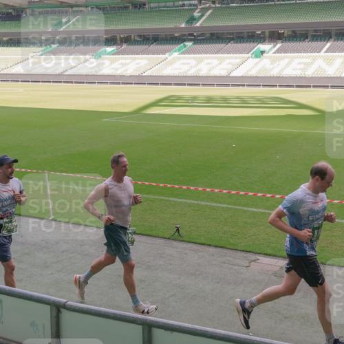 13.09.2026 - 21. swb-Marathon Bremen Michael Burmester http://msf.ph/oto/10326216 13.09.2026 12:55:42 Laufen im Stadion 161, 189, 201, 205, 307, 388, 411, 461, 465, 495, 655, 854, 876, 913, 926, 948, 1053, 1058, 1197, 1390, 1537, 1599, 1645, 1658, 1750, 1972, 2001, 2040, 2122, 2125, 2234, 2251, 2260, 2319, 2383, 2390, 2474, 2535, 2604, 2733, 2801, 2812, 2870, 2922, 2948, 2962, 3012, 3057, 3119, 3134, 3175, 3192, 3202, 3206, 3241, 3246, 3290, 3346, 3348, 3356, 3357, 3411, 3508, 3706, 3716, 3836, 4135, 4137, 4171, 4413, 4479, 4733, 5277, 5430, 5530, 5695, 5867, 6106 meine-sportfotos.de