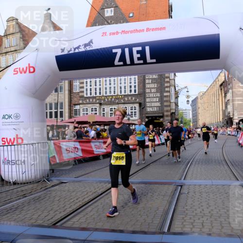 13.09.2026 - 21. swb-Marathon Bremen Tim E. http://msf.ph/oto/10326239 13.09.2026 11:01:21 Ziel 10093, 10428, 10639, 10753, 10892, 10964, 10965, 11049, 11116, 11247, 11359, 11428, 11540, 11681, 11682, 11728, 11850, 12085, 12116, 12241, 12283, 12428 meine-sportfotos.de
