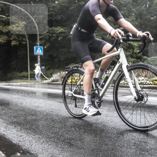 13.09.2026 - Stadtparktriathlon H.Heesch http://msf.ph/oto/10326241 13.09.2026 12:53:14 Radfahren 1102, 1148 meine-sportfotos.de