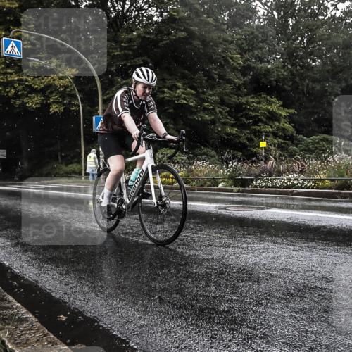 13.09.2026 - Stadtparktriathlon H.Heesch http://msf.ph/oto/10326242 13.09.2026 11:41:12 Radfahren 712, 751, 805 meine-sportfotos.de