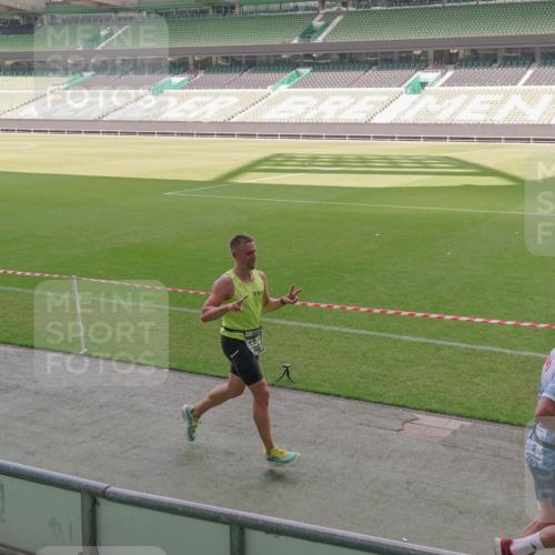 13.09.2026 - 21. swb-Marathon Bremen Michael Burmester http://msf.ph/oto/10326244 13.09.2026 12:55:44 Laufen im Stadion 161, 201, 205, 307, 388, 411, 461, 465, 495, 655, 854, 876, 913, 926, 948, 1053, 1058, 1197, 1390, 1537, 1599, 1645, 1750, 1972, 2001, 2040, 2122, 2125, 2234, 2251, 2260, 2319, 2383, 2390, 2474, 2535, 2604, 2733, 2801, 2812, 2870, 2922, 2948, 3012, 3057, 3119, 3134, 3175, 3192, 3202, 3206, 3241, 3246, 3290, 3346, 3348, 3356, 3357, 3411, 3508, 3706, 3716, 3836, 4135, 4137, 4171, 4413, 4479, 4733, 5277, 5430, 5530, 5695, 5867, 6106 meine-sportfotos.de