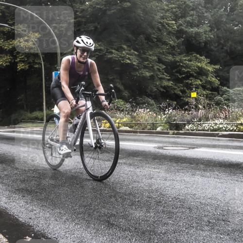 13.09.2026 - Stadtparktriathlon H.Heesch http://msf.ph/oto/10326246 13.09.2026 12:53:15 Radfahren 1102, 1148, 1220 meine-sportfotos.de