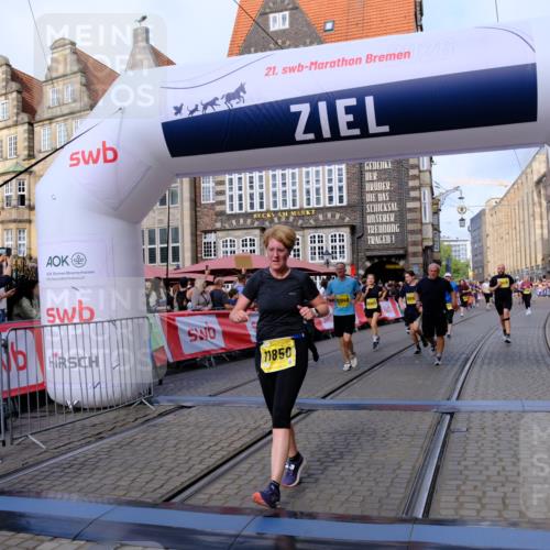 13.09.2026 - 21. swb-Marathon Bremen Tim E. http://msf.ph/oto/10326259 13.09.2026 11:01:21 Ziel 10093, 10428, 10639, 10753, 10892, 10964, 10965, 11049, 11116, 11247, 11359, 11428, 11540, 11681, 11682, 11728, 11850, 12085, 12116, 12241, 12283, 12428 meine-sportfotos.de
