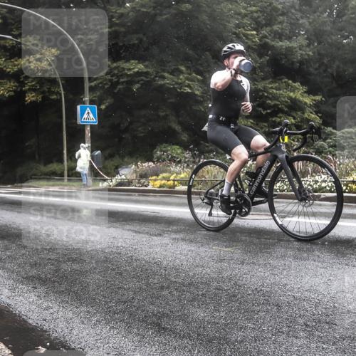 13.09.2026 - Stadtparktriathlon H.Heesch http://msf.ph/oto/10326266 13.09.2026 12:53:22 Radfahren 1199, 1228, 1282, 1298 meine-sportfotos.de