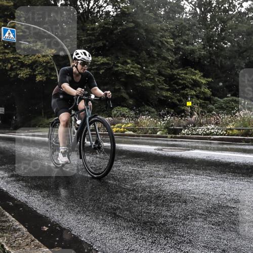 13.09.2026 - Stadtparktriathlon H.Heesch http://msf.ph/oto/10326267 13.09.2026 11:41:33 Radfahren 715, 897, 1800 meine-sportfotos.de