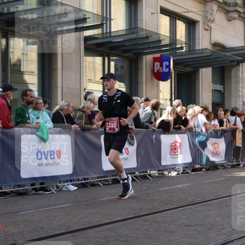 13.09.2026 - 21. swb-Marathon Bremen Strokosch-Dieckow http://msf.ph/oto/10326268 13.09.2026 13:20:13 Ziel 201, 232, 334, 541, 876, 1197, 1528, 1646, 2493, 2577, 2953, 3813, 4174, 4351, 4357, 4358, 5137, 5450, 5493, 5855, 6495, 6496, 6901, 7018, 7411, 8178, 9047, 9162, 9721, 9949, 13222, 205, 411, 431, 495, 511, 655, 1053, 1058, 1252, 1390, 1537, 1551, 1750, 1931, 1972, 2122, 2343, 2807, 2885, 2903, 3240, 3411, 3685, 3690, 4287, 5340, 5389, 5583, 5813, 5837, 6663, 7018, 7341, 7404, 7488, 7531, 7664, 9518, 9756, 13192 meine-sportfotos.de