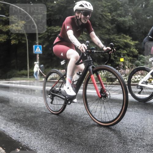 13.09.2026 - Stadtparktriathlon H.Heesch http://msf.ph/oto/10326278 13.09.2026 12:53:51 Radfahren 1088, 1120, 1232 meine-sportfotos.de
