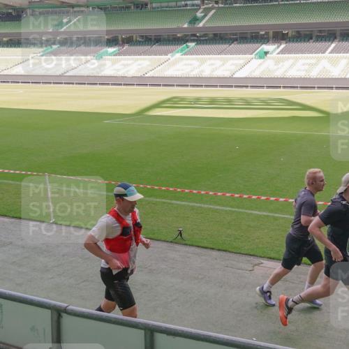 13.09.2026 - 21. swb-Marathon Bremen Michael Burmester http://msf.ph/oto/10326338 13.09.2026 12:55:50 Laufen im Stadion 161, 201, 205, 307, 388, 411, 431, 461, 465, 495, 655, 854, 876, 913, 926, 948, 1053, 1058, 1130, 1197, 1390, 1537, 1599, 1645, 1750, 1972, 2001, 2040, 2122, 2125, 2234, 2251, 2260, 2319, 2383, 2390, 2473, 2474, 2535, 2604, 2733, 2801, 2812, 2870, 2922, 2948, 3012, 3057, 3119, 3134, 3175, 3192, 3202, 3206, 3241, 3246, 3290, 3346, 3348, 3356, 3411, 3508, 3706, 3716, 3836, 4135, 4137, 4171, 4413, 4479, 4733, 5277, 5430, 5530, 5695, 5867, 6106 meine-sportfotos.de