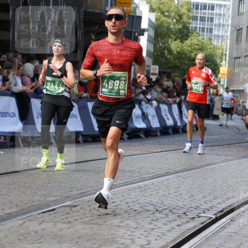 13.09.2026 - 21. swb-Marathon Bremen Strokosch-Dieckow http://msf.ph/oto/10326347 13.09.2026 13:11:57 Ziel 382, 4651, 5585, 6059, 7109, 8982, 8996, 13055, 493, 2444, 2447, 2820, 3336, 3703, 4283, 5940, 6739, 7621, 13013 meine-sportfotos.de