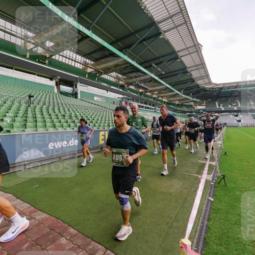 13.09.2026 - 21. swb-Marathon Bremen Michael Burmester http://msf.ph/oto/10326354 13.09.2026 13:30:26 Laufen im Stadion 122, 171, 224, 297, 405, 422, 476, 639, 685, 754, 767, 806, 986, 1114, 1217, 1242, 1270, 1529, 1615, 1633, 1634, 1775, 1810, 1811, 1886, 1983, 2216, 2238, 2242, 2249, 2263, 2326, 2368, 2372, 2436, 2449, 2546, 2615, 2629, 2637, 2643, 2677, 2719, 2738, 2740, 2830, 2869, 2871, 2877, 2918, 2994, 3020, 3053, 3094, 3101, 3129, 3227, 3238, 3274, 3286, 3361, 3401, 3563, 3605, 3723, 3755, 3758, 3873, 3876, 3898, 3929, 3953, 3965, 3971, 4011, 4056, 357 meine-sportfotos.de
