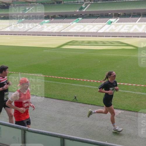 13.09.2026 - 21. swb-Marathon Bremen Michael Burmester http://msf.ph/oto/10326379 13.09.2026 12:55:54 Laufen im Stadion 201, 205, 307, 388, 411, 431, 465, 495, 655, 854, 876, 913, 926, 948, 1053, 1058, 1130, 1197, 1390, 1537, 1599, 1645, 1750, 1972, 2001, 2040, 2122, 2125, 2234, 2251, 2260, 2319, 2383, 2390, 2473, 2474, 2535, 2604, 2733, 2801, 2812, 2870, 2922, 2948, 3012, 3057, 3119, 3134, 3175, 3192, 3202, 3206, 3241, 3246, 3290, 3346, 3348, 3356, 3411, 3508, 3706, 3716, 3836, 4135, 4137, 4171, 4413, 4479, 4733, 5277, 5430, 5530, 5695, 5867, 6106 meine-sportfotos.de