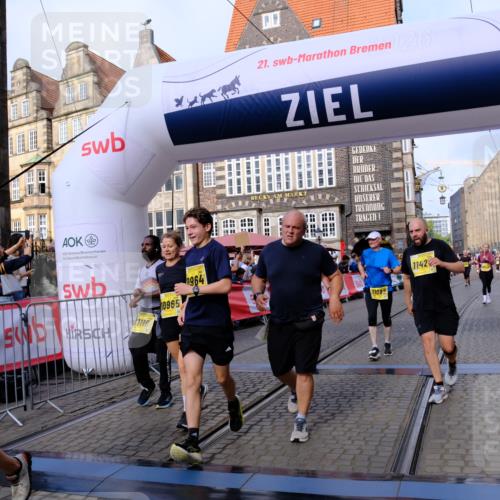 13.09.2026 - 21. swb-Marathon Bremen Tim E. http://msf.ph/oto/10326384 13.09.2026 11:01:25 Ziel 10093, 10428, 10639, 10753, 10892, 10964, 10965, 11049, 11116, 11260, 11306, 11428, 11540, 11681, 11682, 11728, 11751, 11813, 11816, 11850, 12085, 12116, 12241, 12245, 12283, 12390, 12391 meine-sportfotos.de