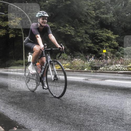 13.09.2026 - Stadtparktriathlon H.Heesch http://msf.ph/oto/10326394 13.09.2026 12:54:26 Radfahren 1087, 1193, 1299, 1400 meine-sportfotos.de