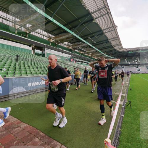 13.09.2026 - 21. swb-Marathon Bremen Michael Burmester http://msf.ph/oto/10326400 13.09.2026 13:30:29 Laufen im Stadion 122, 171, 224, 297, 405, 422, 476, 639, 754, 767, 806, 1114, 1217, 1242, 1270, 1314, 1529, 1615, 1633, 1634, 1775, 1810, 1811, 1886, 1983, 2216, 2238, 2242, 2249, 2263, 2326, 2368, 2372, 2436, 2449, 2546, 2615, 2629, 2637, 2643, 2677, 2719, 2738, 2740, 2830, 2869, 2871, 2877, 2918, 2994, 3020, 3053, 3094, 3101, 3129, 3227, 3274, 3286, 3361, 3401, 3563, 3605, 3723, 3755, 3758, 3873, 3876, 3898, 3929, 3953, 3965, 3971, 4011, 4056, 357 meine-sportfotos.de