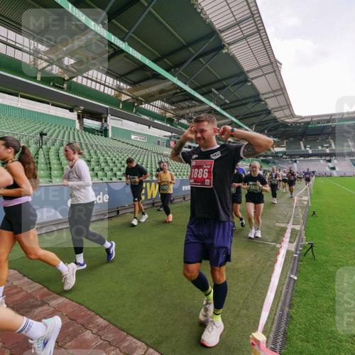 13.09.2026 - 21. swb-Marathon Bremen Michael Burmester http://msf.ph/oto/10326409 13.09.2026 13:30:29 Laufen im Stadion 122, 171, 224, 297, 405, 422, 476, 639, 754, 767, 806, 1114, 1217, 1242, 1270, 1314, 1529, 1615, 1633, 1634, 1775, 1810, 1811, 1886, 1983, 2216, 2238, 2242, 2249, 2263, 2326, 2368, 2372, 2436, 2449, 2546, 2615, 2629, 2637, 2643, 2677, 2719, 2738, 2740, 2830, 2869, 2871, 2877, 2918, 2994, 3020, 3053, 3094, 3101, 3129, 3227, 3274, 3286, 3361, 3401, 3563, 3605, 3723, 3755, 3758, 3873, 3876, 3898, 3929, 3953, 3965, 3971, 4011, 4056, 357 meine-sportfotos.de