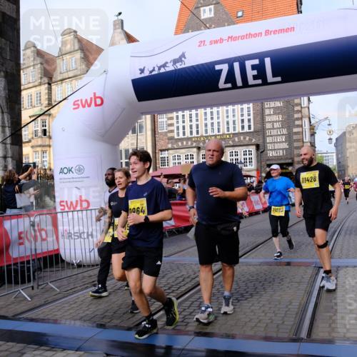 13.09.2026 - 21. swb-Marathon Bremen Tim E. http://msf.ph/oto/10326412 13.09.2026 11:01:25 Ziel 10093, 10428, 10639, 10753, 10892, 10964, 10965, 11049, 11116, 11260, 11306, 11428, 11540, 11681, 11682, 11728, 11751, 11813, 11816, 11850, 12085, 12116, 12241, 12245, 12283, 12390, 12391 meine-sportfotos.de
