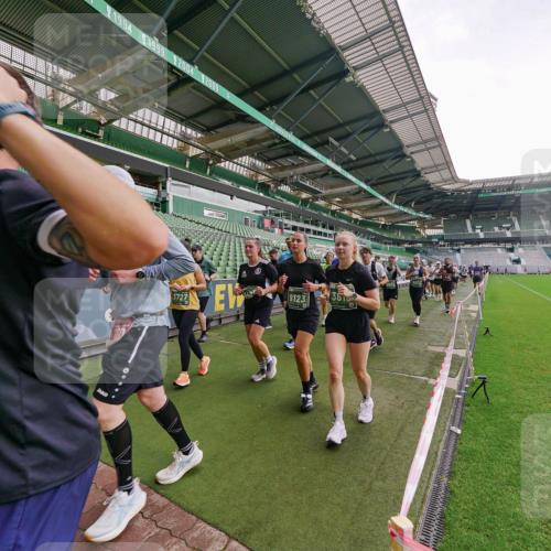 13.09.2026 - 21. swb-Marathon Bremen Michael Burmester http://msf.ph/oto/10326419 13.09.2026 13:30:30 Laufen im Stadion 122, 171, 224, 297, 405, 422, 476, 639, 754, 767, 806, 1114, 1217, 1242, 1270, 1314, 1529, 1615, 1633, 1634, 1775, 1810, 1811, 1886, 1983, 2216, 2238, 2242, 2249, 2263, 2326, 2368, 2372, 2436, 2449, 2546, 2615, 2629, 2637, 2643, 2677, 2719, 2738, 2740, 2830, 2869, 2871, 2877, 2918, 2952, 2994, 3020, 3053, 3094, 3101, 3129, 3227, 3274, 3286, 3361, 3401, 3563, 3605, 3723, 3755, 3758, 3873, 3876, 3898, 3929, 3953, 3965, 3971, 4011, 4056, 357 meine-sportfotos.de