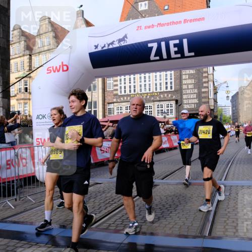 13.09.2026 - 21. swb-Marathon Bremen Tim E. http://msf.ph/oto/10326433 13.09.2026 11:01:25 Ziel 10093, 10428, 10639, 10753, 10892, 10964, 10965, 11049, 11116, 11260, 11306, 11428, 11540, 11681, 11682, 11728, 11751, 11813, 11816, 11850, 12085, 12116, 12241, 12245, 12283, 12390, 12391 meine-sportfotos.de