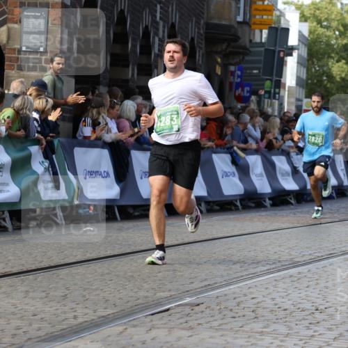 13.09.2026 - 21. swb-Marathon Bremen Strokosch-Dieckow http://msf.ph/oto/10326444 13.09.2026 13:12:02 Ziel 826, 4368, 4651, 5585, 6059, 6668, 8982, 8996, 9398, 13055, 2447, 2820, 3362, 3703, 3830, 4283, 5940, 6107, 6739, 7521, 7621, 13013 meine-sportfotos.de