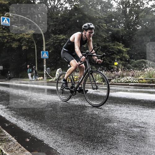 13.09.2026 - Stadtparktriathlon H.Heesch http://msf.ph/oto/10326446 13.09.2026 11:43:21 Radfahren 914, 918 meine-sportfotos.de