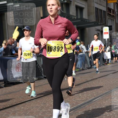 13.09.2026 - 21. swb-Marathon Bremen Strokosch-Dieckow http://msf.ph/oto/10326463 13.09.2026 11:01:06 Ziel 10181, 10251, 10560, 10647, 10648, 10678, 10892, 11260, 11306, 11324, 11459, 11467, 11550, 11551, 11666, 11751, 11788, 11796, 11798, 11813, 11816, 11969, 11970, 12047, 12062, 12245, 12283, 12390, 12391, 10093, 10367, 10368, 10428, 10639, 10753, 10857, 10964, 10965, 11049, 11055, 11116, 11247, 11359, 11428, 11540, 11681, 11682, 11728, 11797, 11804, 11819, 11850, 12006, 12085, 12116, 12241, 12397, 12428 meine-sportfotos.de