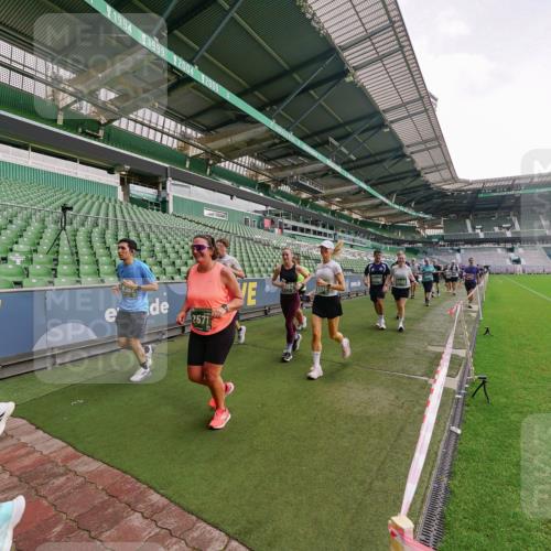 13.09.2026 - 21. swb-Marathon Bremen Michael Burmester http://msf.ph/oto/10326468 13.09.2026 13:30:35 Laufen im Stadion 122, 171, 224, 295, 297, 405, 476, 639, 754, 767, 806, 840, 1114, 1217, 1242, 1270, 1314, 1329, 1529, 1633, 1634, 1775, 1810, 1811, 1886, 1983, 2216, 2238, 2242, 2249, 2263, 2368, 2372, 2436, 2449, 2546, 2615, 2629, 2637, 2643, 2677, 2719, 2738, 2740, 2830, 2869, 2871, 2877, 2918, 2952, 2994, 3038, 3053, 3094, 3101, 3129, 3227, 3274, 3286, 3401, 3426, 3563, 3605, 3723, 3758, 3873, 3876, 3898, 3918, 3929, 3965, 3971, 4011, 4056, 357 meine-sportfotos.de