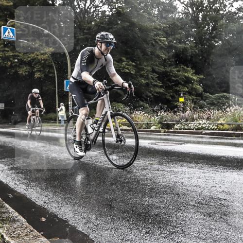 13.09.2026 - Stadtparktriathlon H.Heesch http://msf.ph/oto/10326475 13.09.2026 11:44:01 Radfahren 808, 851, 904, 928 meine-sportfotos.de
