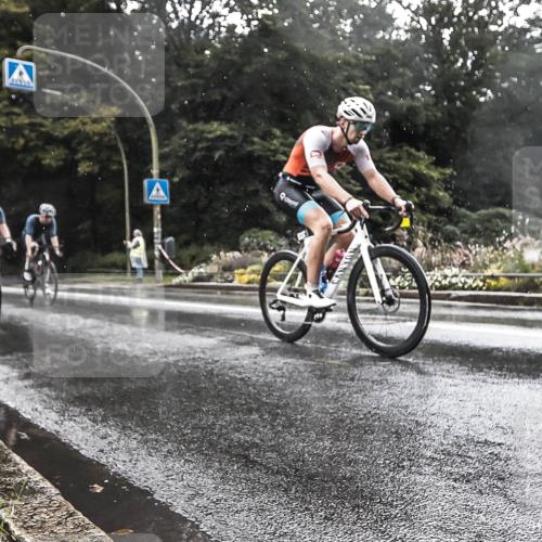 13.09.2026 - Stadtparktriathlon H.Heesch http://msf.ph/oto/10326489 13.09.2026 11:44:05 Radfahren 713, 823, 886, 894, 904, 928, 963 meine-sportfotos.de