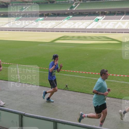 13.09.2026 - 21. swb-Marathon Bremen Michael Burmester http://msf.ph/oto/10326490 13.09.2026 12:56:01 Laufen im Stadion 201, 205, 307, 388, 411, 431, 465, 495, 655, 854, 876, 913, 926, 948, 1053, 1058, 1130, 1197, 1390, 1537, 1599, 1645, 1750, 1972, 2001, 2040, 2122, 2125, 2234, 2251, 2260, 2319, 2383, 2390, 2473, 2474, 2535, 2604, 2634, 2733, 2761, 2812, 2870, 2922, 2948, 3057, 3119, 3134, 3175, 3192, 3202, 3206, 3241, 3246, 3290, 3346, 3348, 3356, 3411, 3508, 3706, 3716, 3813, 3836, 4135, 4137, 4171, 4413, 4479, 4733, 5277, 5430, 5530, 5695, 5867, 6106 meine-sportfotos.de