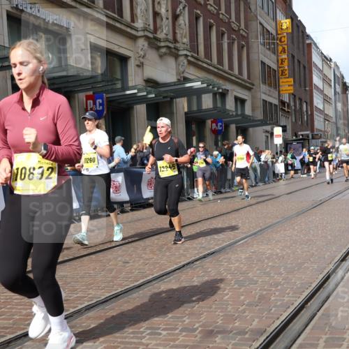 13.09.2026 - 21. swb-Marathon Bremen Strokosch-Dieckow http://msf.ph/oto/10326500 13.09.2026 11:01:07 Ziel 10181, 10251, 10560, 10647, 10648, 10678, 10892, 11260, 11306, 11324, 11459, 11467, 11550, 11551, 11666, 11751, 11788, 11796, 11798, 11813, 11816, 11969, 11970, 12047, 12062, 12245, 12283, 12390, 12391, 10093, 10367, 10368, 10428, 10639, 10753, 10857, 10892, 10964, 10965, 11049, 11055, 11116, 11247, 11359, 11428, 11540, 11681, 11682, 11728, 11804, 11819, 11850, 12006, 12085, 12116, 12241, 12397, 12428 meine-sportfotos.de