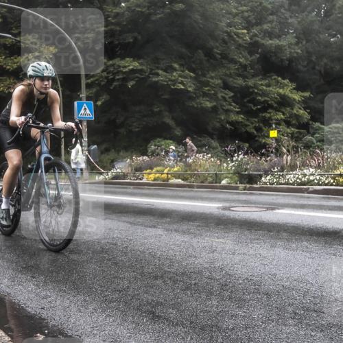 13.09.2026 - Stadtparktriathlon H.Heesch http://msf.ph/oto/10326501 13.09.2026 12:55:19 Radfahren 1072, 1076, 1098, 1129, 1218, 1250, 1405 meine-sportfotos.de