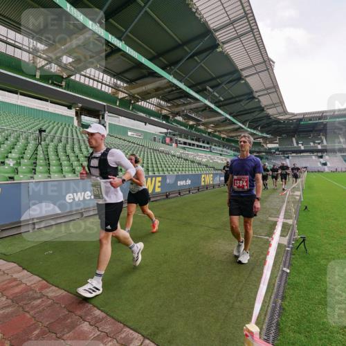 13.09.2026 - 21. swb-Marathon Bremen Michael Burmester http://msf.ph/oto/10326533 13.09.2026 13:30:43 Laufen im Stadion 122, 171, 224, 295, 297, 405, 487, 639, 767, 806, 840, 965, 1114, 1217, 1242, 1270, 1314, 1329, 1529, 1633, 1634, 1775, 1810, 1811, 1886, 1983, 2216, 2238, 2242, 2249, 2263, 2368, 2372, 2436, 2449, 2546, 2615, 2629, 2637, 2643, 2677, 2719, 2726, 2738, 2740, 2830, 2869, 2871, 2877, 2918, 2952, 2994, 3038, 3053, 3094, 3101, 3129, 3227, 3286, 3401, 3426, 3563, 3605, 3723, 3758, 3873, 3876, 3898, 3918, 3929, 4011, 4056, 357 meine-sportfotos.de