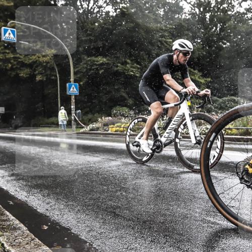 13.09.2026 - Stadtparktriathlon H.Heesch http://msf.ph/oto/10326548 13.09.2026 11:44:13 Radfahren 718, 836, 841, 861, 864 meine-sportfotos.de