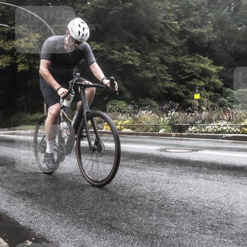 13.09.2026 - Stadtparktriathlon H.Heesch http://msf.ph/oto/10326554 13.09.2026 12:56:09 Radfahren 1291, 1297 meine-sportfotos.de